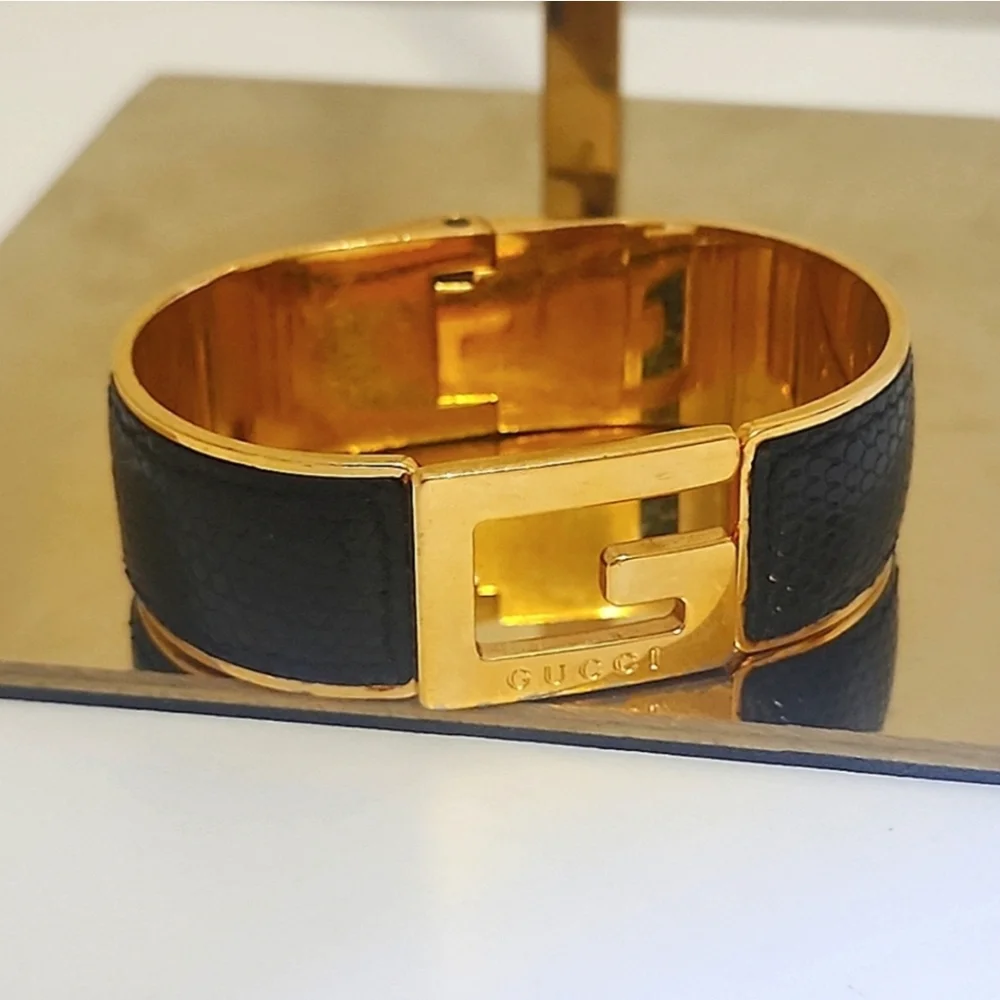 Gucci leather cuff Bangle - Picture 2 of 5
